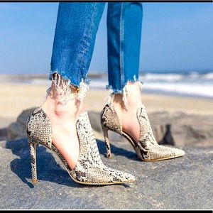 Steve Madden Dolly Snake print heels:Size:6.5